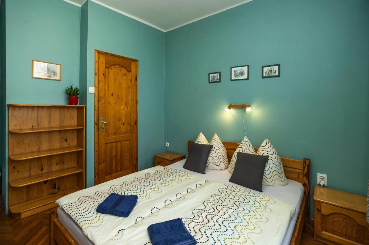 Cecey Vendeghaz Bed and Breakfast Eger Eksteriør billede