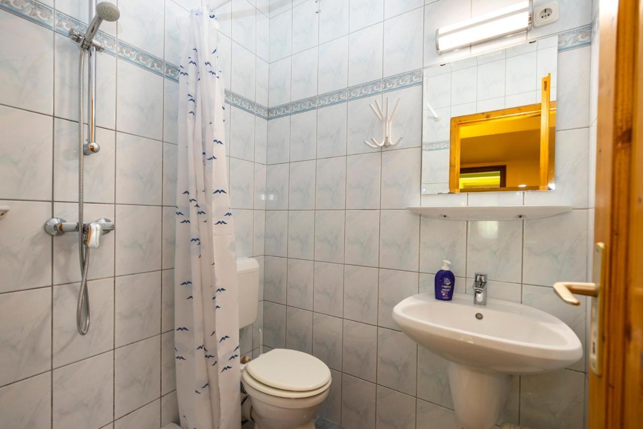 Cecey Vendeghaz Bed and Breakfast Eger Eksteriør billede