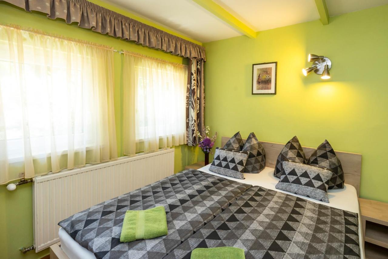Cecey Vendeghaz Bed and Breakfast Eger Eksteriør billede
