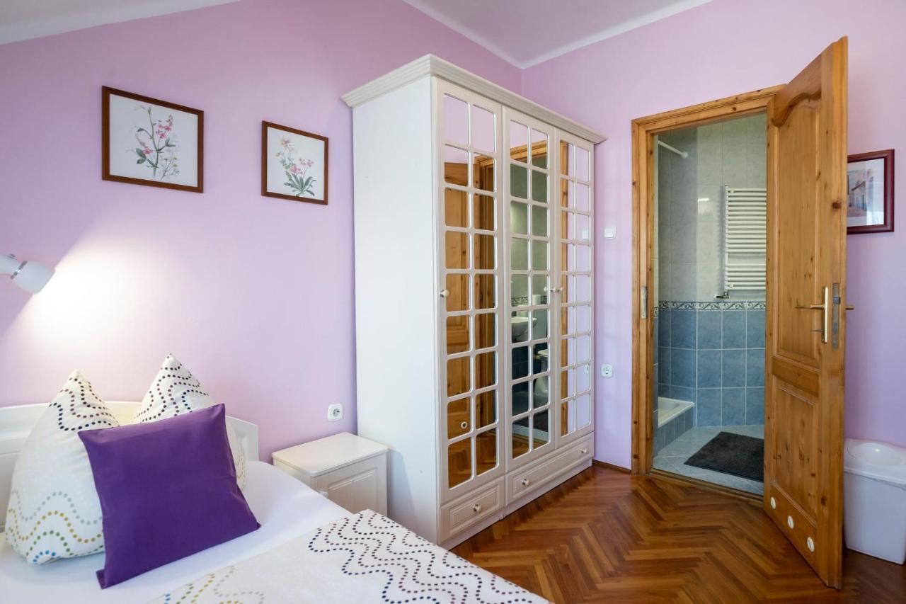 Cecey Vendeghaz Bed and Breakfast Eger Eksteriør billede